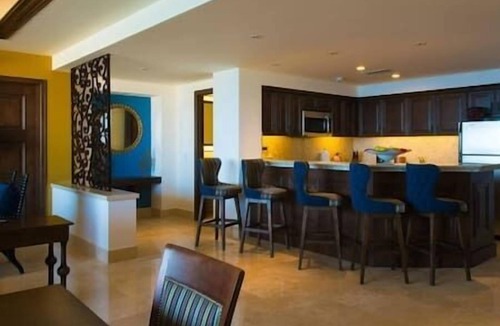 Marina Resort | 4 Penthouse Grand Solmar Land's End Resort Beach!