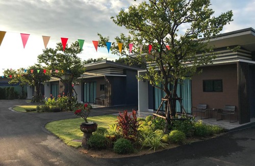 Sattahip Resort | 40 m² Resort ∙ 7 guests
