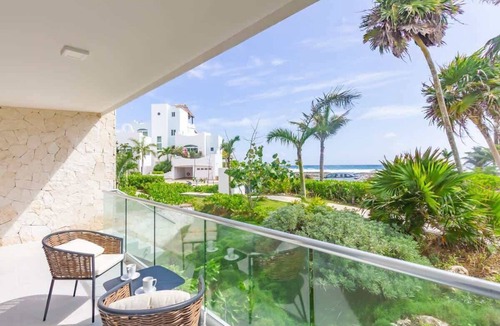 Akumal Condo | 5 Rooftop Pools & Beach Club with Ocean Access