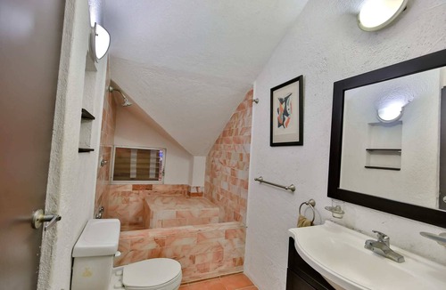 Tequesquitengo House | 7BR Impresionante casa de LAGO con alberca LIMPIEZA y cocinera incluido