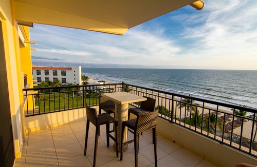 Nuevo Vallarta Condo | 7th Floor Beachfront.Tower 1.