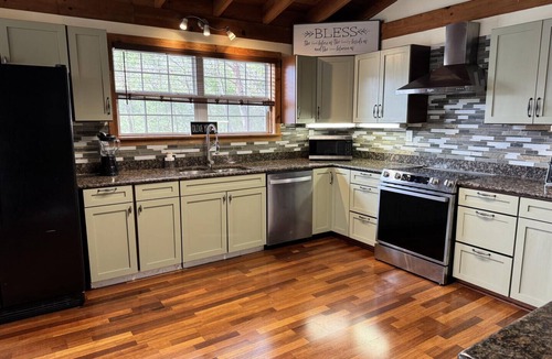 Sevierville Resort | A Customized Mountain Retreat with Endless Entertainment