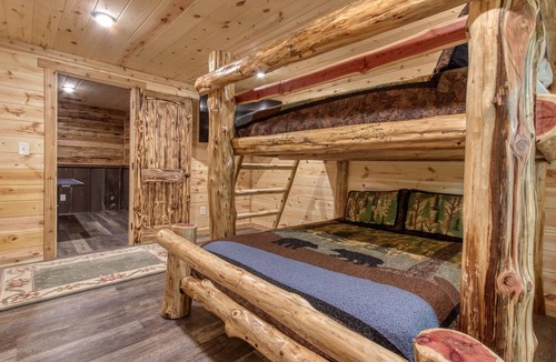 Sevierville Resort | A Customized Mountain Retreat with Endless Entertainment