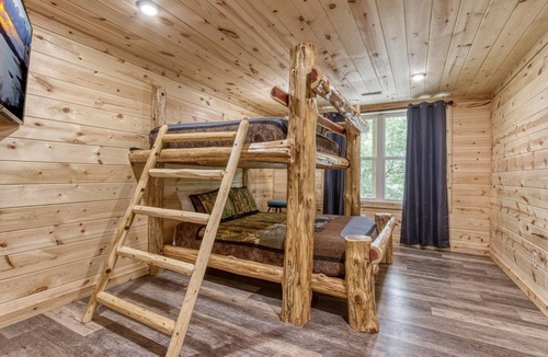 Sevierville Resort | A Customized Mountain Retreat with Endless Entertainment