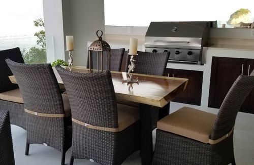 Mismaloya Condo | A Dream Worth Dreaming is a 3 bedroom 31/2 bathrooms beachfront property.