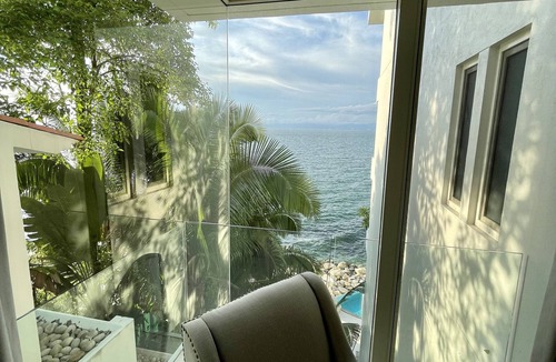 Mismaloya Condo | A Dream Worth Dreaming is a 3 bedroom 31/2 bathrooms beachfront property.
