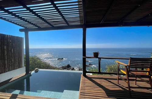 San Pedro Pochutla Cabin | A quiet place away from society.W/virgin beaches just a few steps away from you