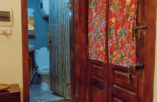 Hang Buom Apartment | A traditional Hanoian's life