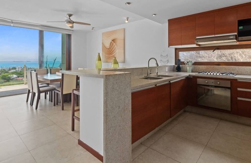 La Cruz de Huanacaxtle Apartment | Alamar 306 - Oceanview Condo w Beach Club Access