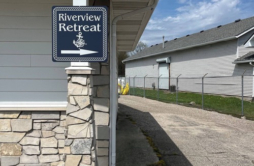 Pearl Beach Apartment | Algonac's Riverview Retreat