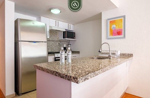 Anahuac Apartment | Amazing 2 BR Condo - City Skyline View - Pool
