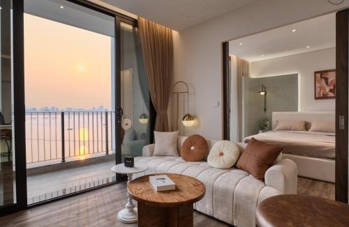 Yen Phu Apartment | Annam Premium - Amazing Lakeview & Balcony - WestLake