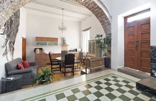 La Cruz House | Apartment in Historic Downtown with terrace and A/C