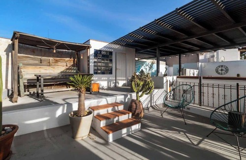 La Cruz House | Apartment in Historic Downtown with terrace and A/C