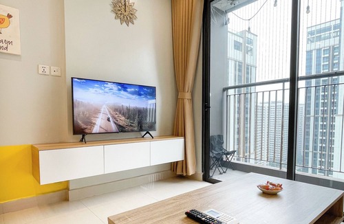 Gia Lam Apartment | Apartment near Artificial Beach, city view