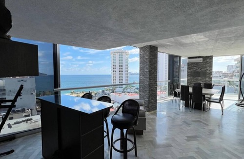 Club Deportivo Apartment | Apartment with ocean and golf course views