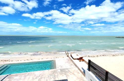 Chuburna Puerto Villa | Artist Beach House Sunset Haven Epic View