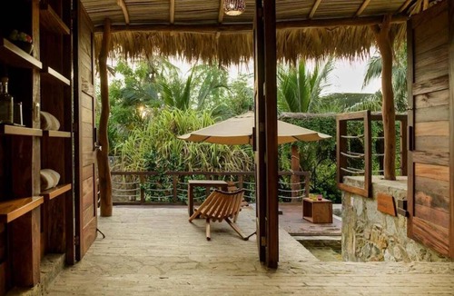 Santa Maria Tonameca House | AUREMA a Quiet Nature Retreat in Agua Blanca, Oaxaca. AC Rustic design Pool