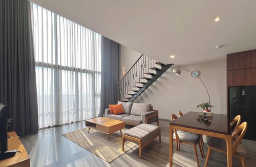 Nhat Tan Condo | Aurora PentStudio in WestLake - Netflix & Bathtub
