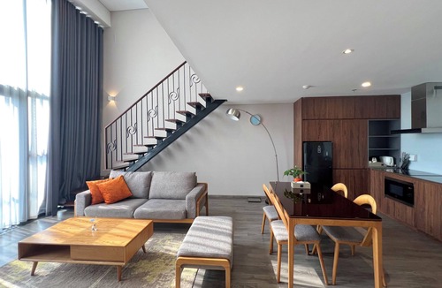 Nhat Tan Condo | Aurora PentStudio in WestLake - Netflix & Bathtub