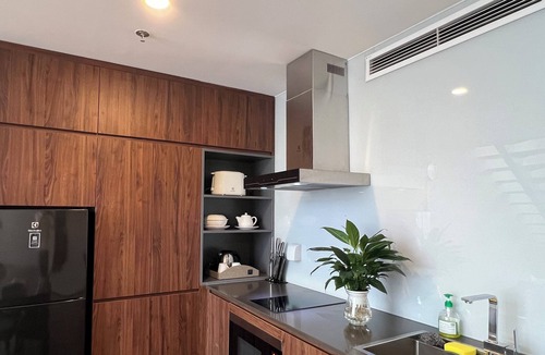 Nhat Tan Condo | Aurora PentStudio in WestLake - Netflix & Bathtub