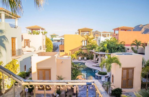 Nopolo House | AV78 | Mountain Views | Community Pool | Rooftop Tower!