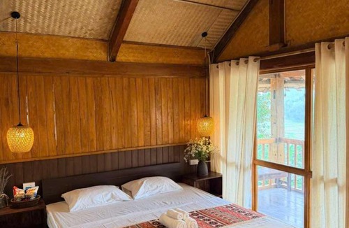 Hoa Binh Cabin | Bản Bọc Chăm Chứng