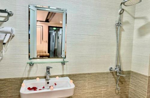 Long Bien Hotel | Bảo Anh Hotel