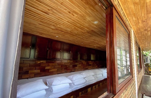 Nam Mau Hotel | Ba Be Lakeside Bungalow