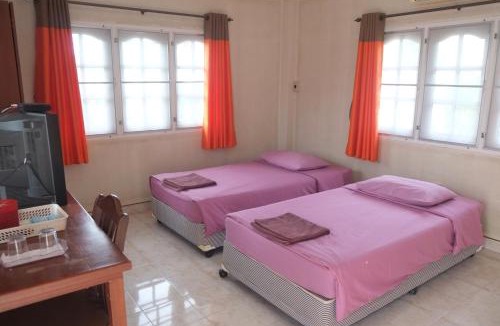 Sattahip House | Baan Chom Chan Resort
