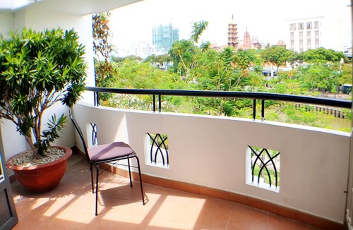 Phu Nhuan House | ♥️BALC. RIVER SUITE ♥️w/prvt bath btw arprt & cbd