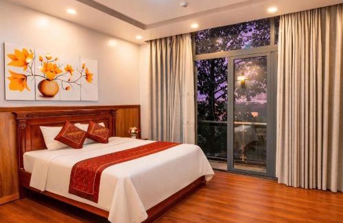 Thu Dau Mot Hotel | Balcony Superior King - Châu Giang Hotel