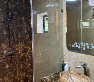 Hoang Mai Hotel | Bao Ngoc Hotel Linh Dam
