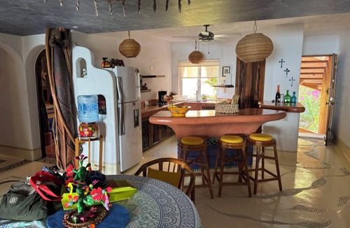 Zihuatanejo Condo | Barefoot elegance. Drop dead views. Huge terrace. Casa que Ve al Mar.