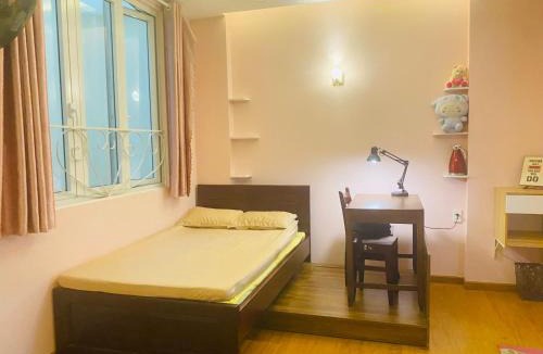 Tan Thuan Dong House | Bathtub & Big Closet Room