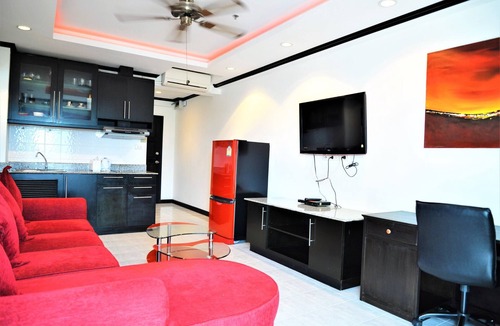 South Pattaya Apartment | Beach Condo Jomtien Pool View Large Modern 1 Bedroom Kitchen