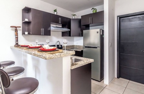 La Joya Condo | Beach Vibes*Pool*Sleeps 4*Wi-Fi