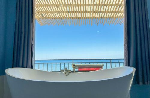 Phu Quy Hotel | beach villa phu quy