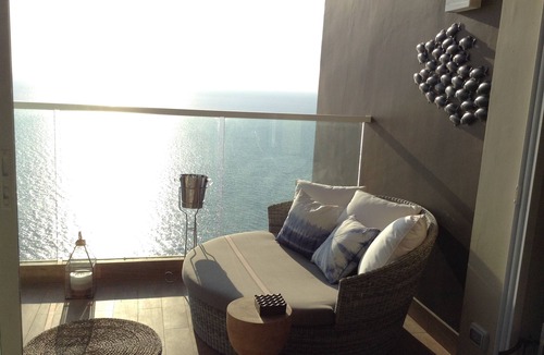 Na Kluea Apartment | BEACHFRONT 1BR STYLISH LUXURY CONDO