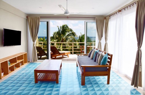 Mahahual Apartment | Beachfront 2BR Apartment w/Terrace & Beach Club