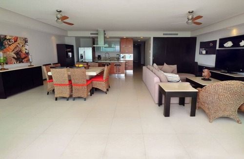 North Hotel Zone Apartment | Beachfront condo amazing views Peninsula PV