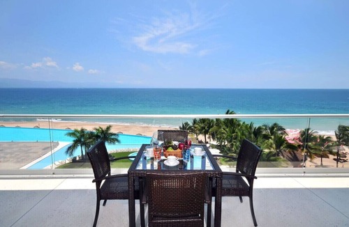 North Hotel Zone Apartment | Beachfront condo amazing views Peninsula PV