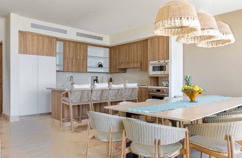 La Cruz de Huanacaxtle Condo | Beachfront Modern Luxury W/Pool! Sleeps 16!