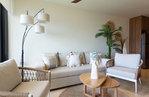 La Cruz de Huanacaxtle Apartment | Beachfront Condo, Zantamar 305
