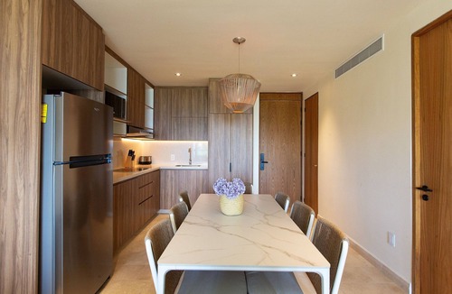 La Cruz de Huanacaxtle Apartment | Beachfront Condo, Zantamar 305