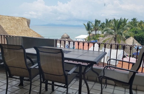 Emiliano Zapata Condo | Beachfront, Oceanview, walking distance to Malecon 2 bdrm/2 bath unit for rent