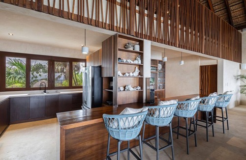 Soliman Bay Villa | Beachfront Soliman Bay Villa