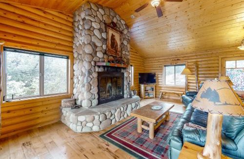 Rainbow Valley House | Bear Crossing