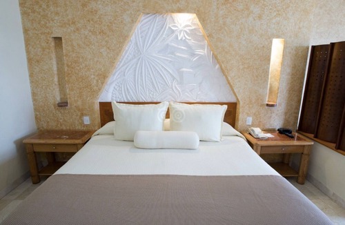 Playacar Fase I Resort | Beautiful Boutique Property Beachfront in Playacar!