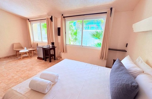 Centro Hotel | Beautiful Deluxe Room with Ocean View in Playa